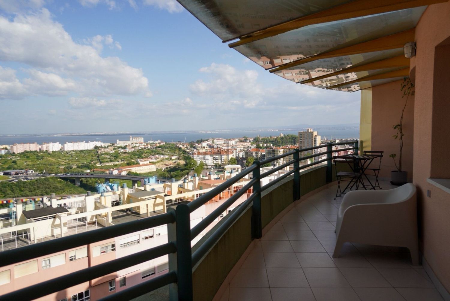 出租公寓 t1在Avenida Engenheiro Arantes e Oliveira, 25 - 阳台