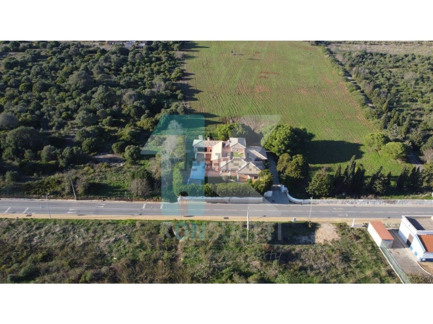 小楼房或独栋别墅出售在Praia da Luz - 视线