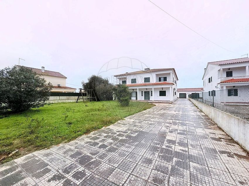 出租小楼房或独栋别墅在Rua Praia da Vieira