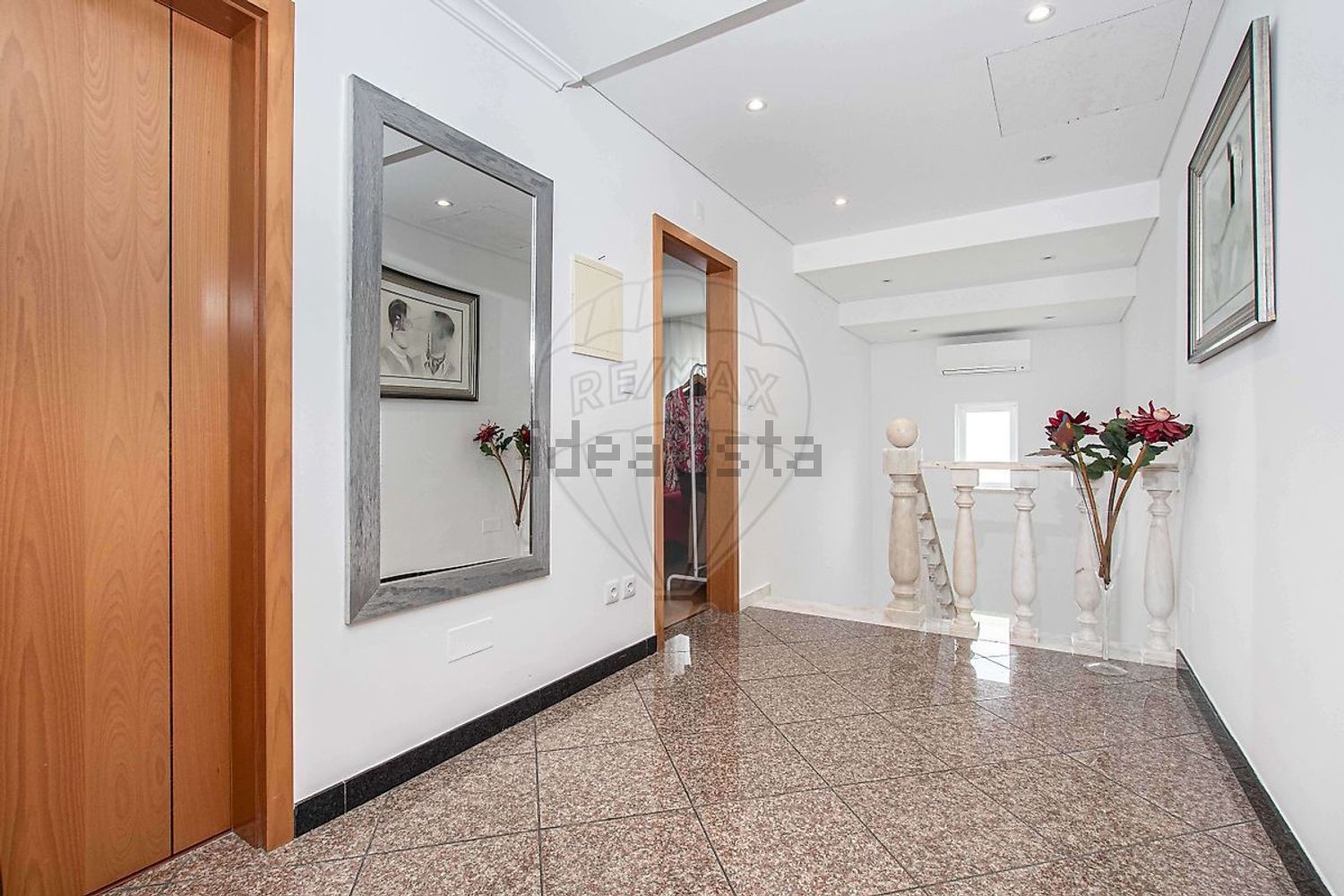 小楼房或独栋别墅出售在Rua 4 de Outubro - 照片