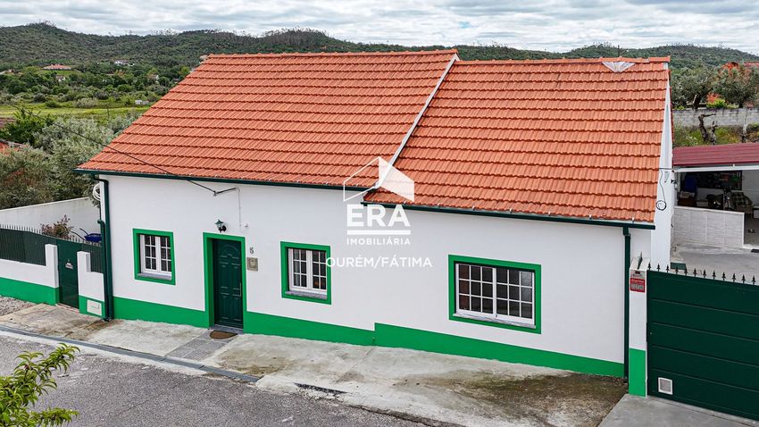 小楼房或独栋别墅出售在Freixianda - Ribeira do Fárrio - Formigais