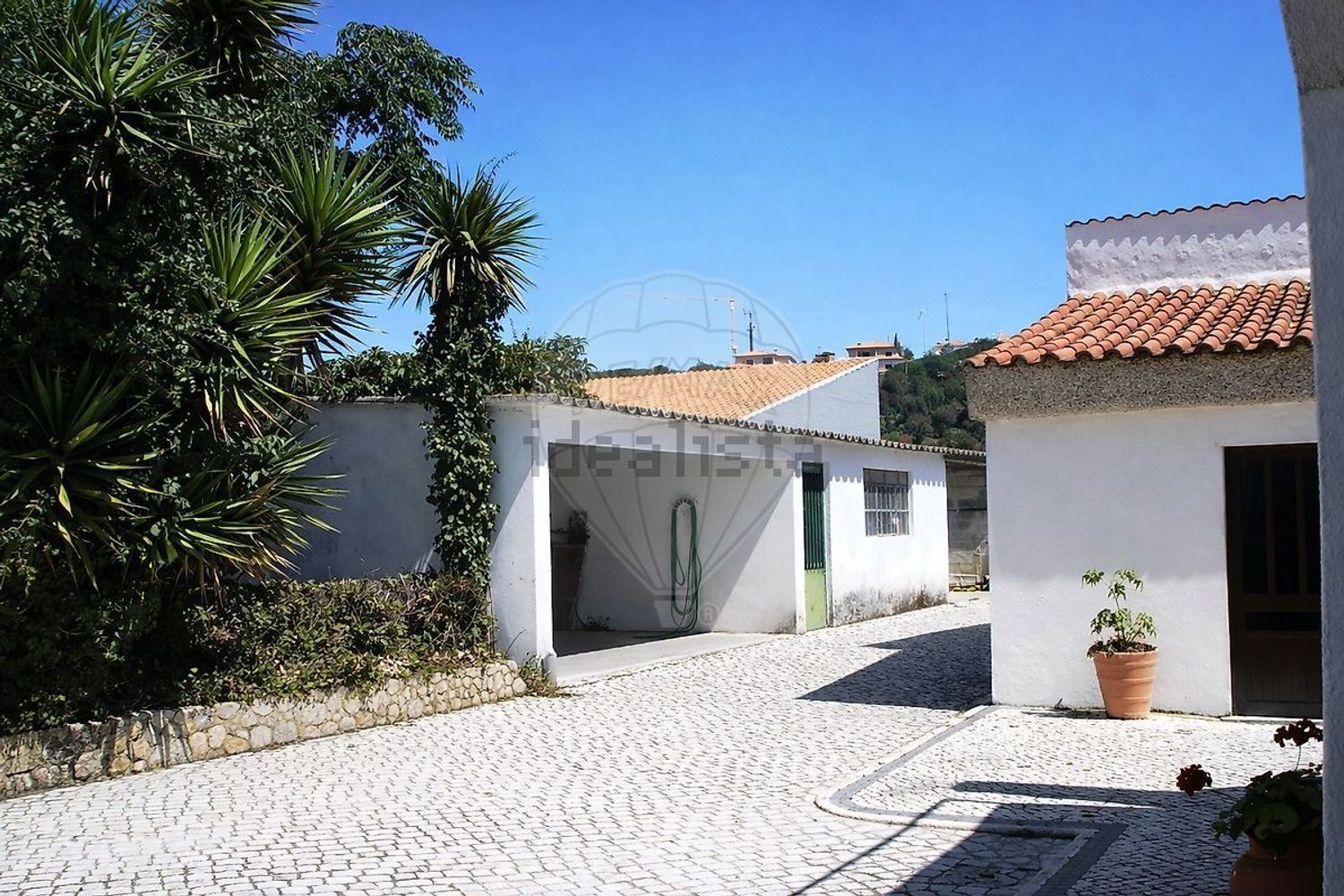 小楼房或独栋别墅出售在Avenida de Nossa Senhora de Fátima - 外立面