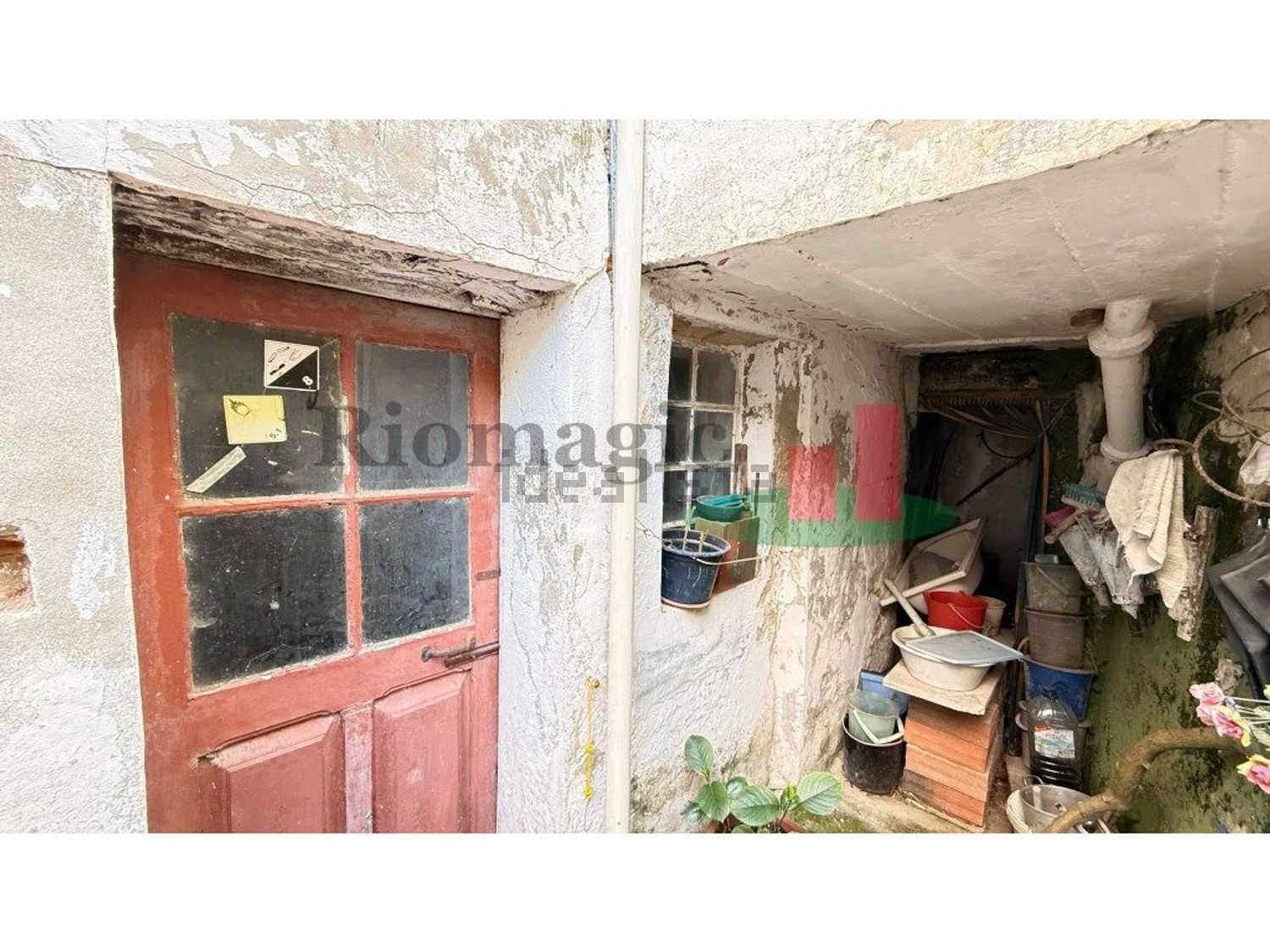 小楼房或独栋别墅出售在Rua Mouzinho de Albuquerque, 18 - 照片