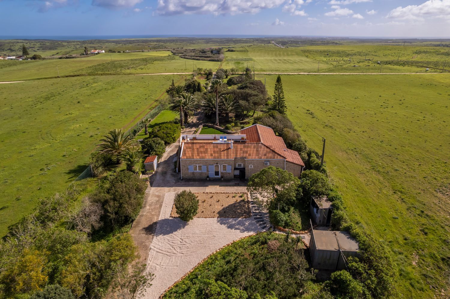 小楼房或独栋别墅出售在Vila do Bispo e Raposeira - 游泳池
