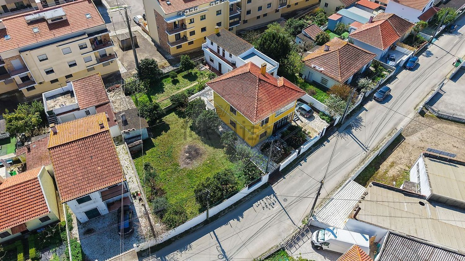 小楼房或独栋别墅出售在Rua António Pinheiro Lacerda - 照片