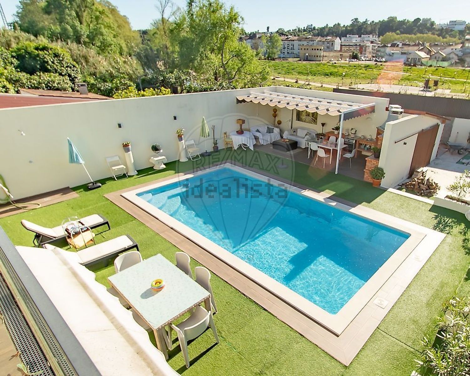 小楼房或独栋别墅出售En 533-1 - 游泳池