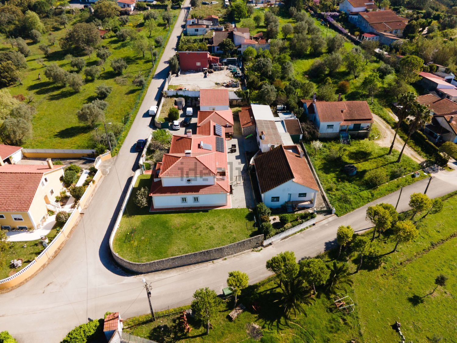 小楼房或独栋别墅出售在Rua Outão, 19 - 游泳池