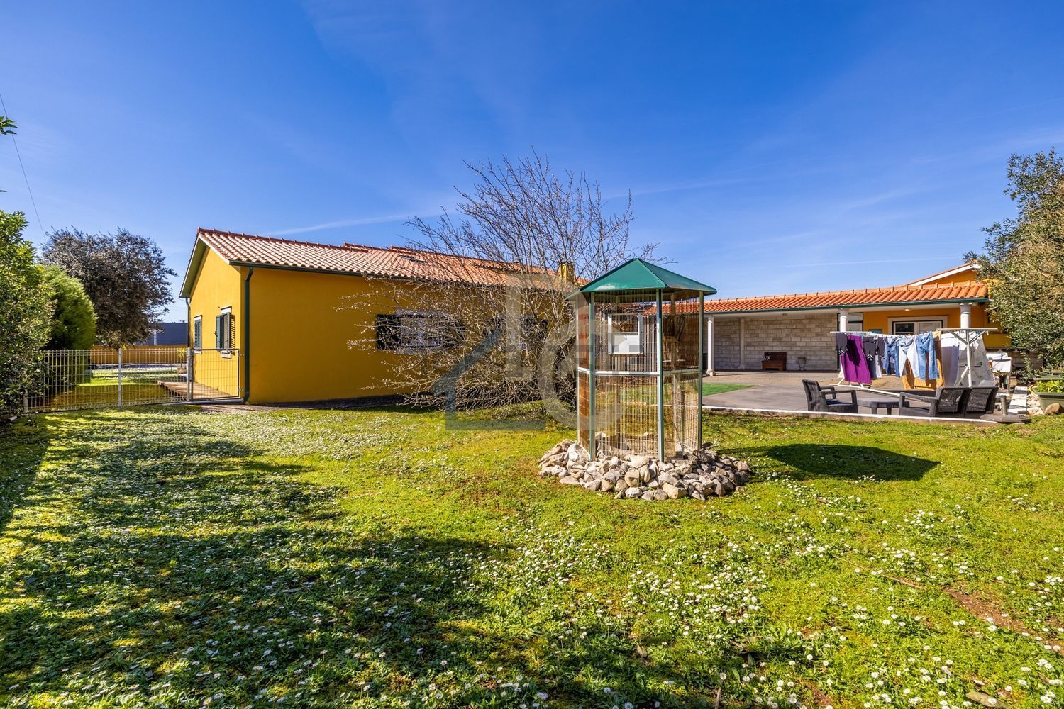 小楼房或独栋别墅出售在Avenida de Nossa Senhora de Fátima, 132 - 外立面