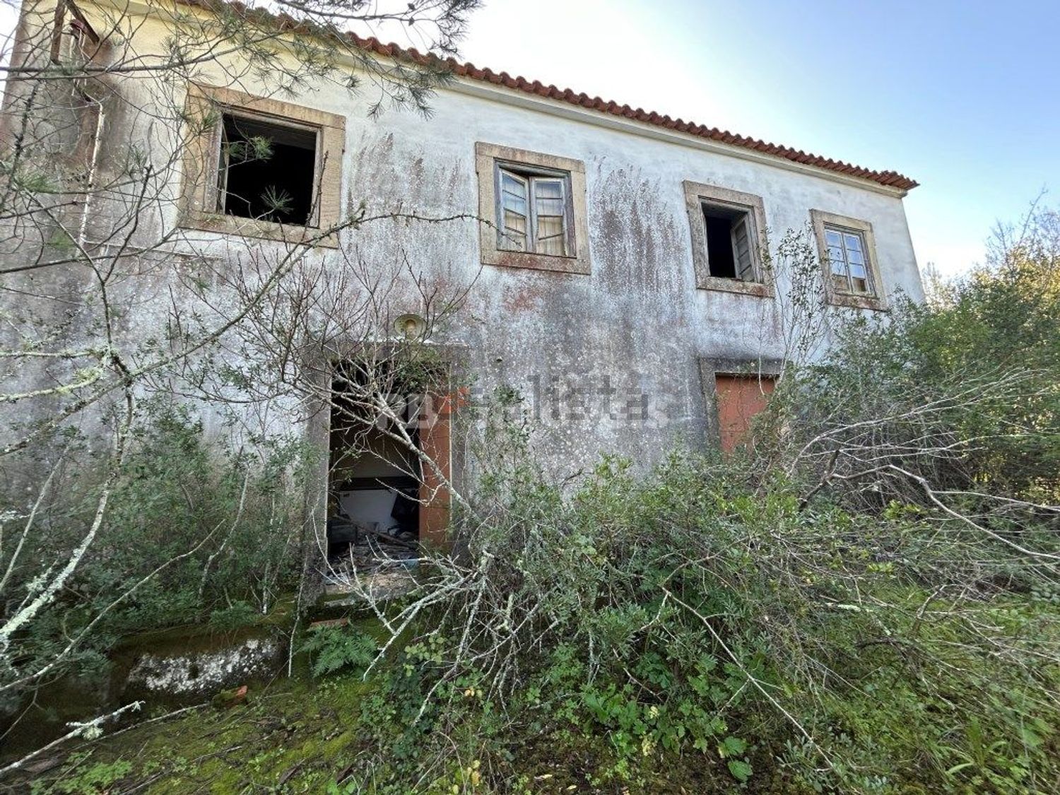 小楼房或独栋别墅出售在Rua Principal da Murteira, 28 - 外立面
