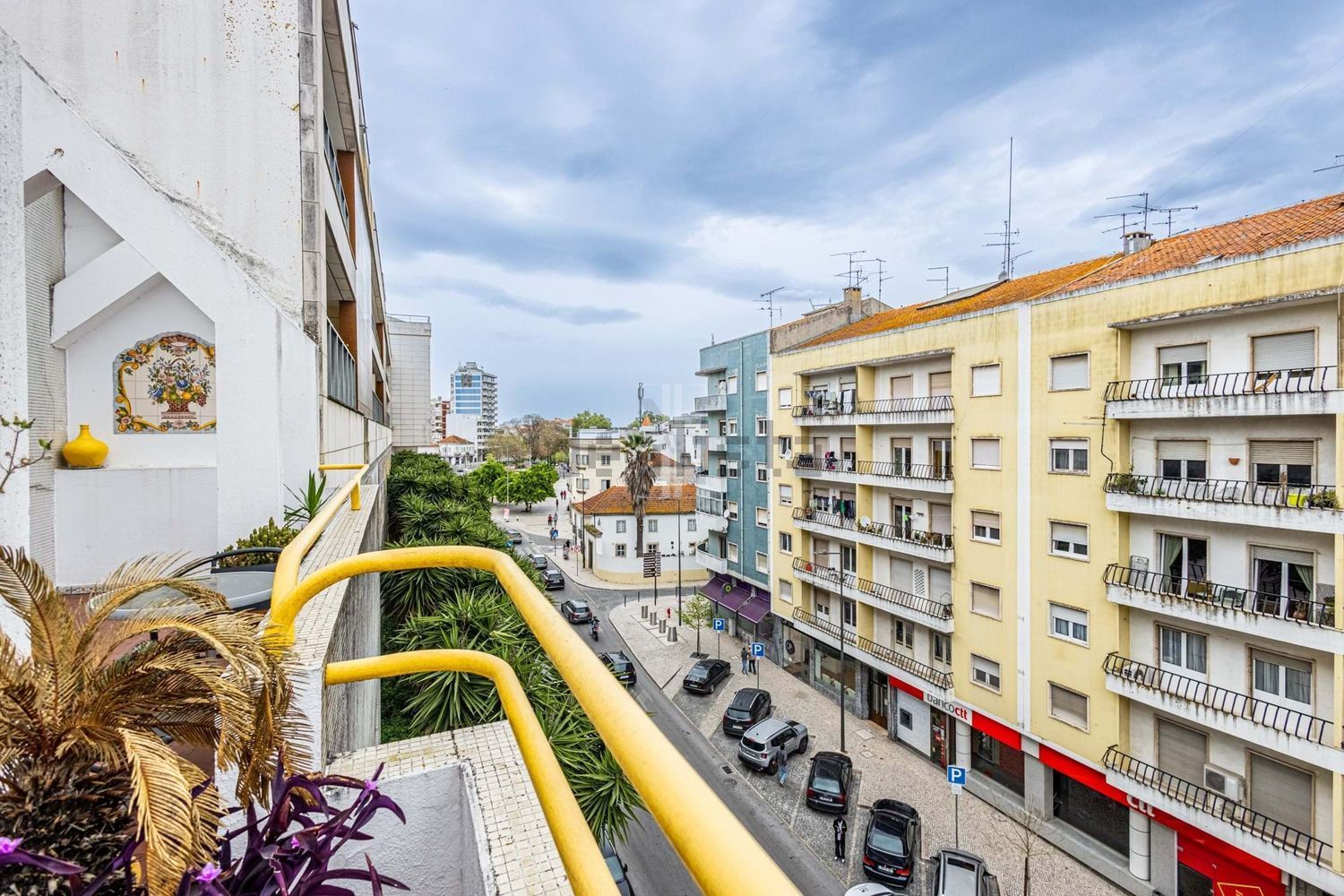 公寓 t4出售在Avenida António dos Santos - 游泳池