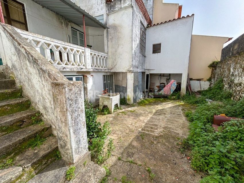 小楼房或独栋别墅出售在Rua 5 de Outubro, 62