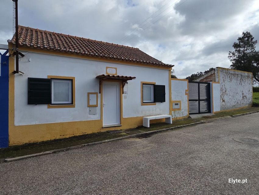 小楼房或独栋别墅出售在Rua Adriano Correia de Oliveira