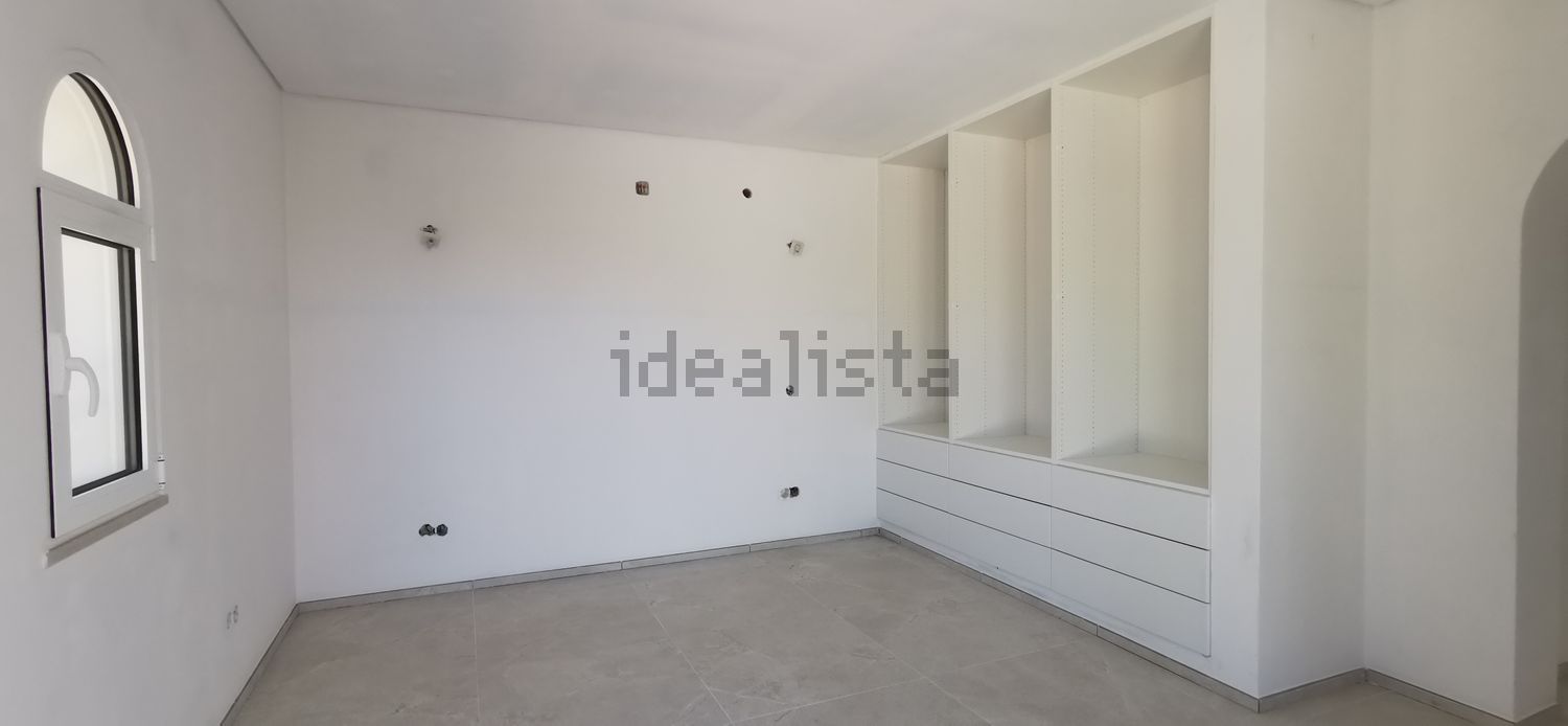 小楼房或独栋别墅出售在Rua de Sobradinho de Alfeição - 卧室