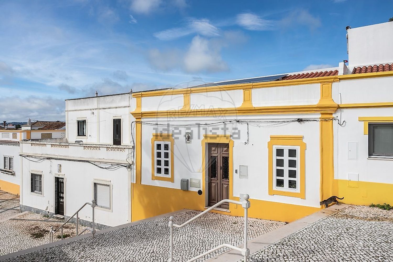 小楼房或独栋别墅出售在Rua São Gonçalo de Lagos - 外立面
