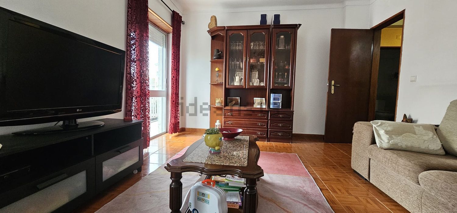 公寓 t3出售在Rua Rafael Bordalo Pinheiro, 20 - 客厅
