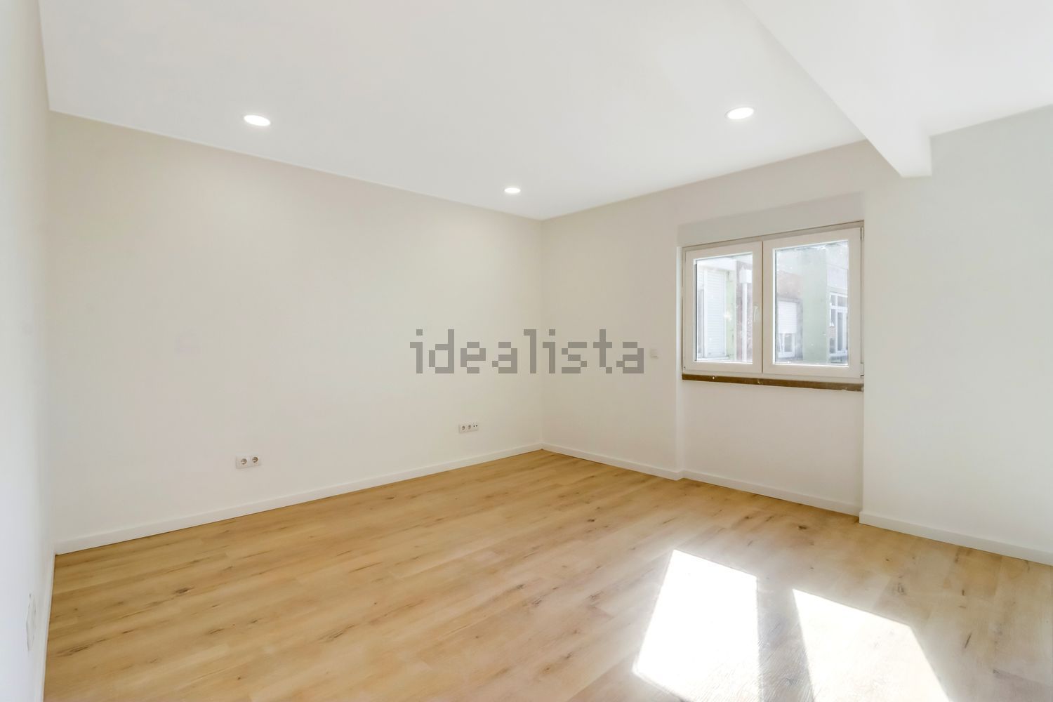 公寓 t3出售在Avenida Infante Dom Henrique - 客厅