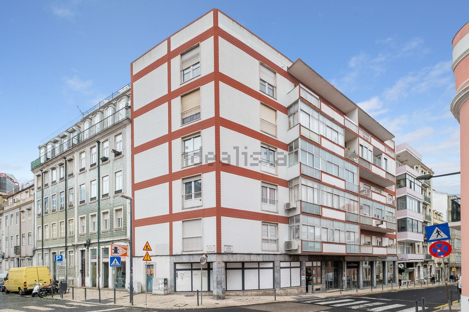 出租公寓 t4在Rua Arco do Carvalhão, 1 - 外立面