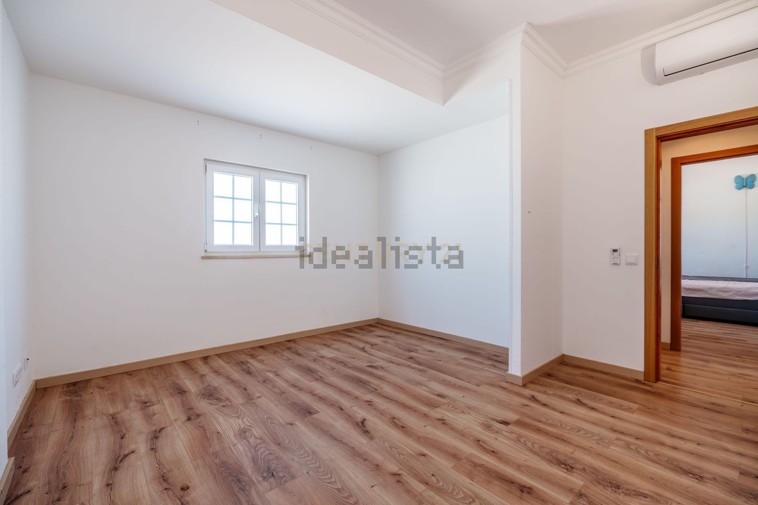 小楼房或独栋别墅出售Em1153 - 居住