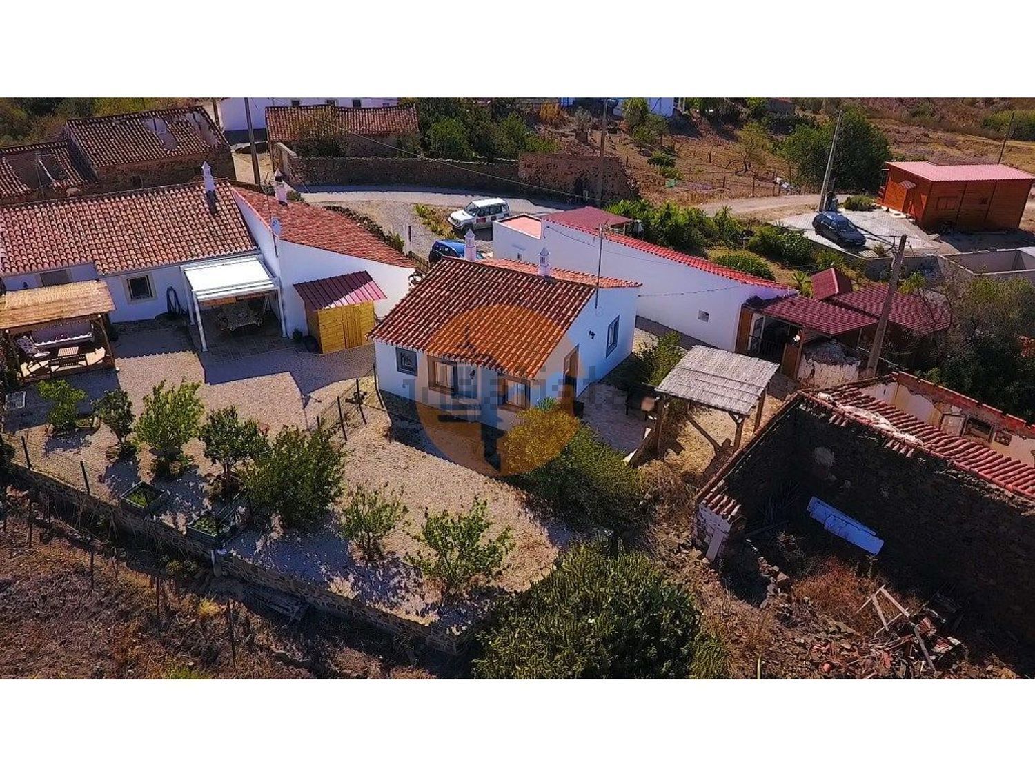 小楼房或独栋别墅出售在Rua de Alcarias Grandes - 游泳池