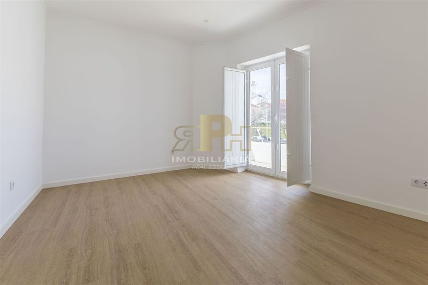 出租公寓 t3在Rua Escola Regentes Agricolas, 338