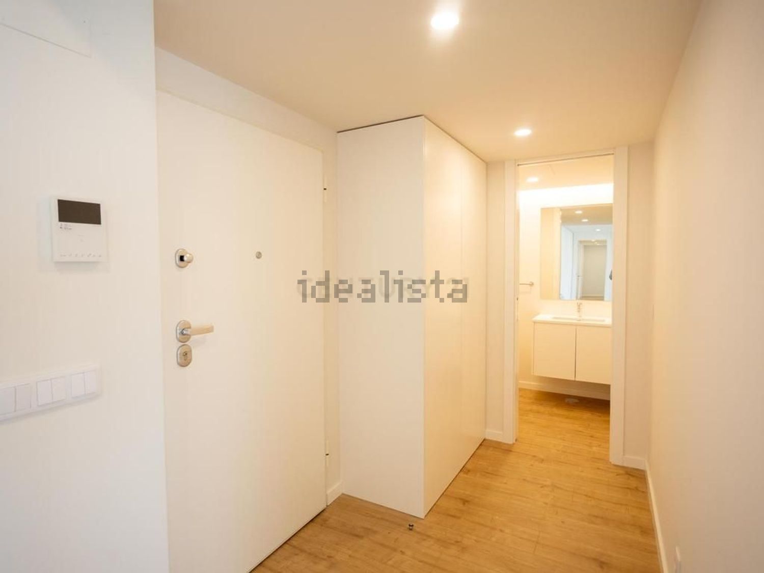 公寓 t3出售在Rua Sarmento de Beires, 47 - 过道