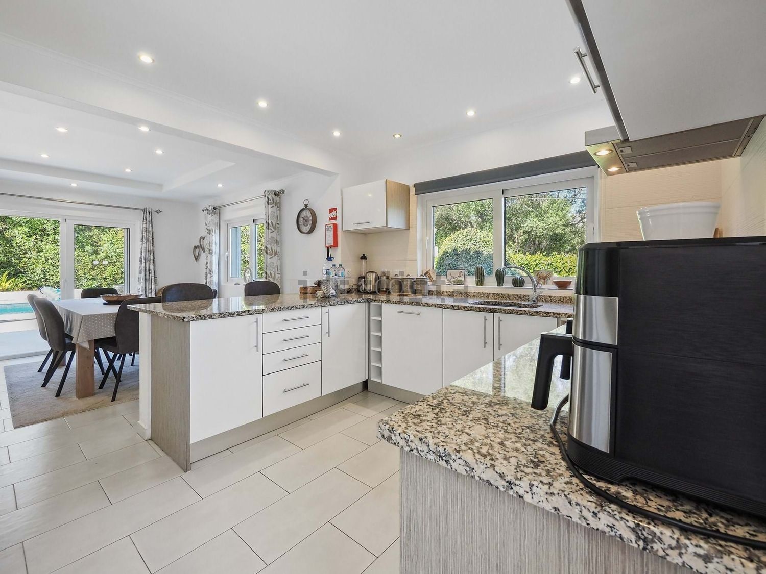小楼房或独栋别墅出售在Estrada do Farol s/n - 厨房