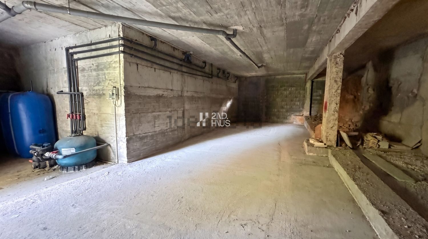 小楼房或别墅出售在São Clemente - 停车位