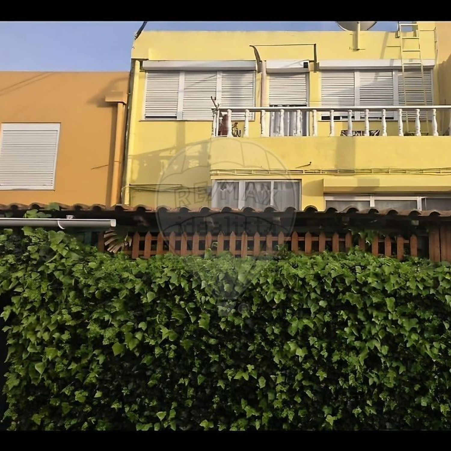 小楼房或独栋别墅出售在Rua dos Bombeiros Voluntários de Camarate - 照片