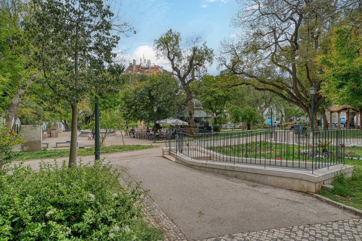 公寓 t2出售在Rua dos Lusíadas - 花园