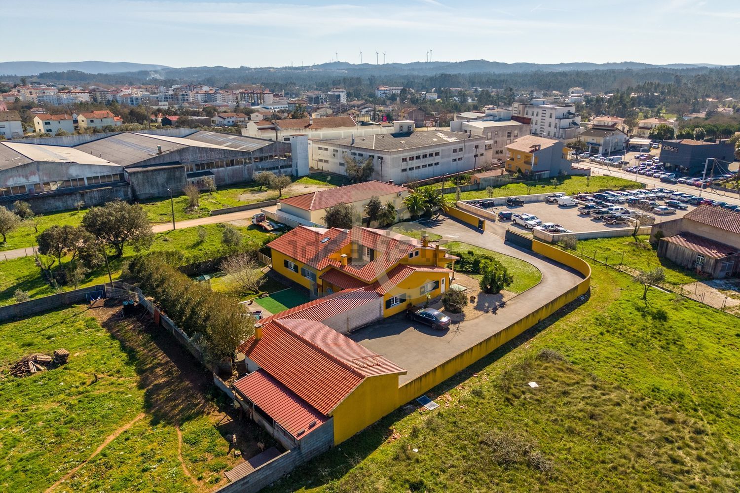 小楼房或独栋别墅出售在Avenida de Nossa Senhora de Fátima, 132 - 游泳池