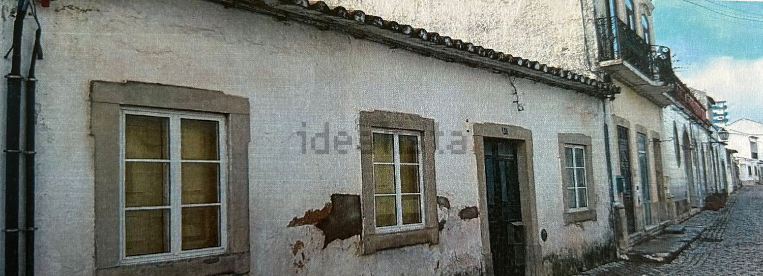 小楼房或独栋别墅出售在Rua Teófilo Braga, 11 - 外立面