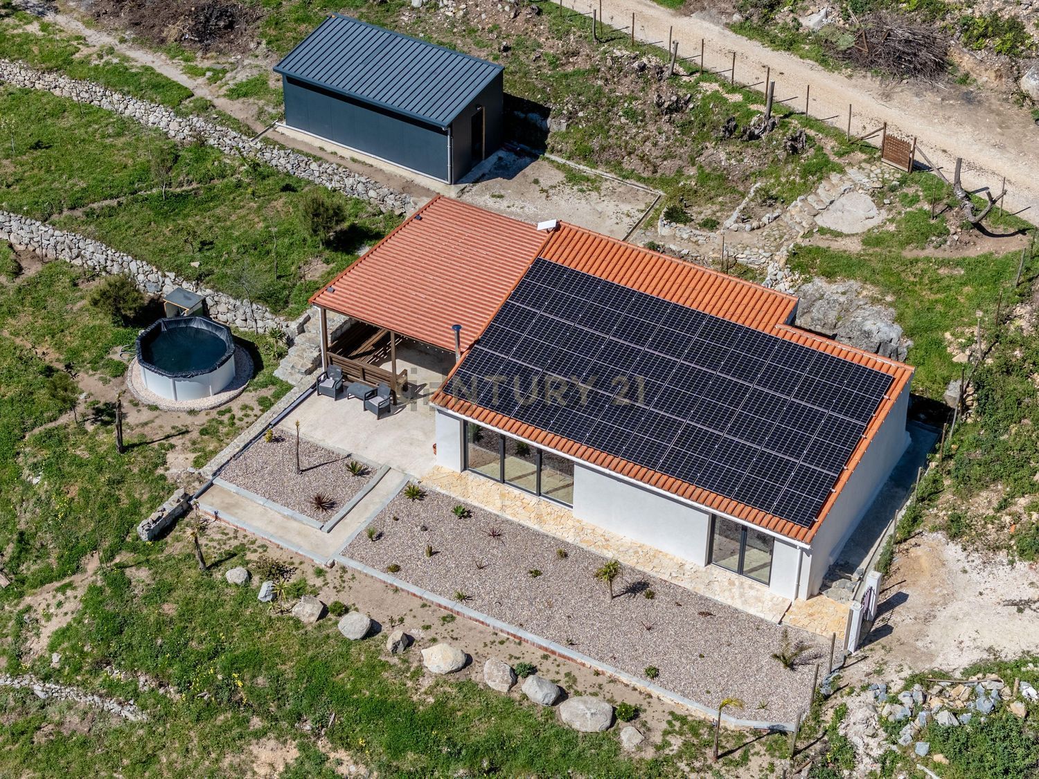 小楼房或独栋别墅出售在Estrada Sem Nome - 照片