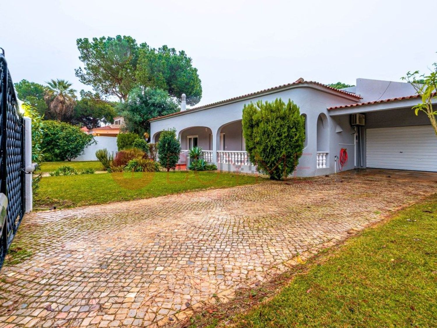 出租小楼房或独栋别墅在Quinta do Lago - Pinheiros Altos - 外立面