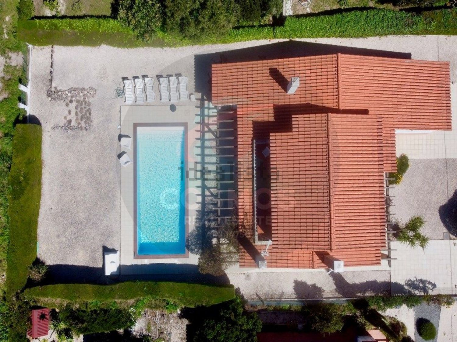 小楼房或独栋别墅出售Urbanização Vale da Telha I36 - 外立面