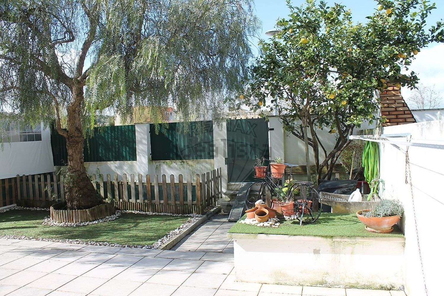 小楼房或独栋别墅出售在Beco da Quinta da Caridade - 花园