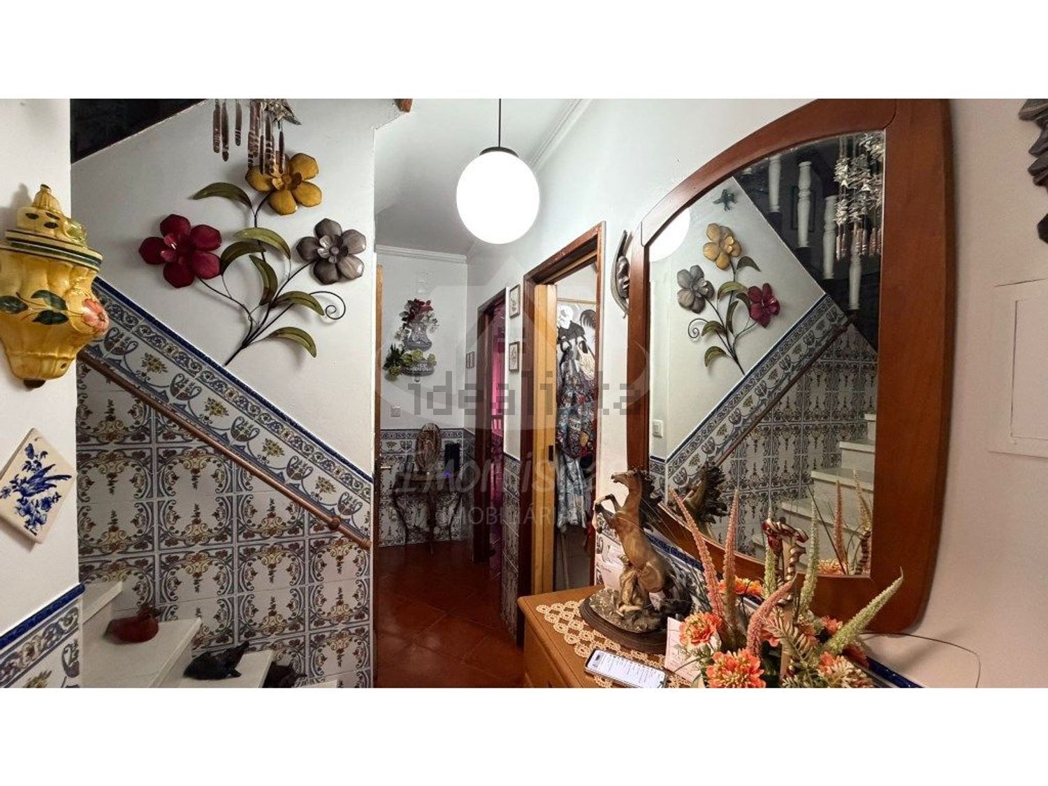 联排别墅出售在Bairro das Loureiras, 78 - 过道
