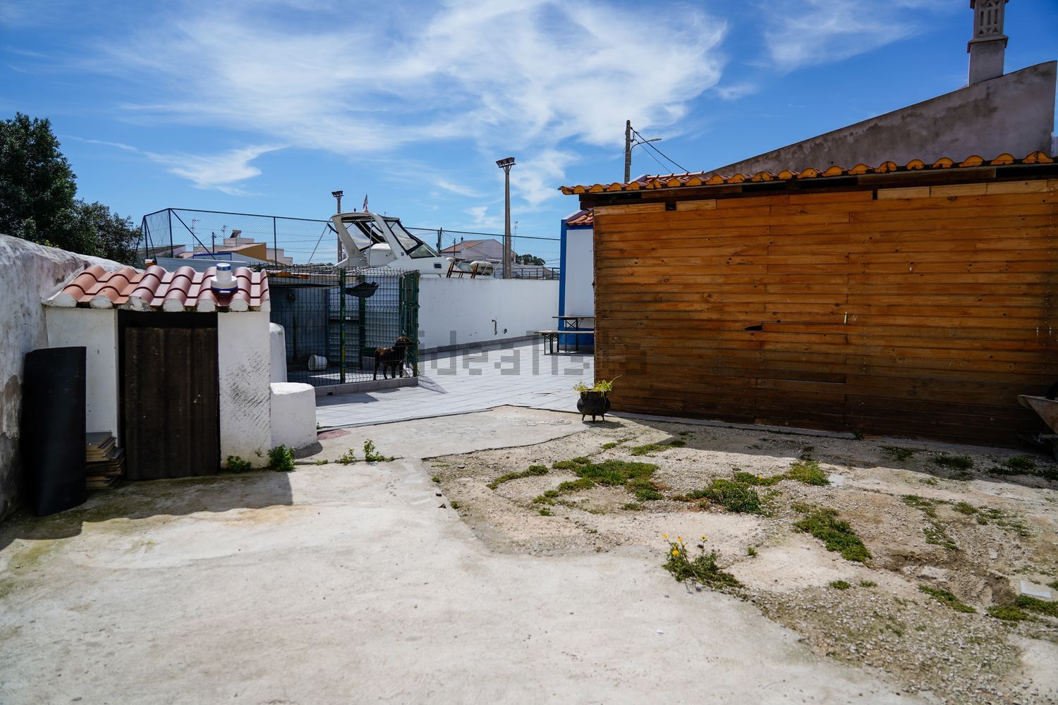 小楼房或独栋别墅出售在Largo Simplício Dias Palma s/n - 外立面