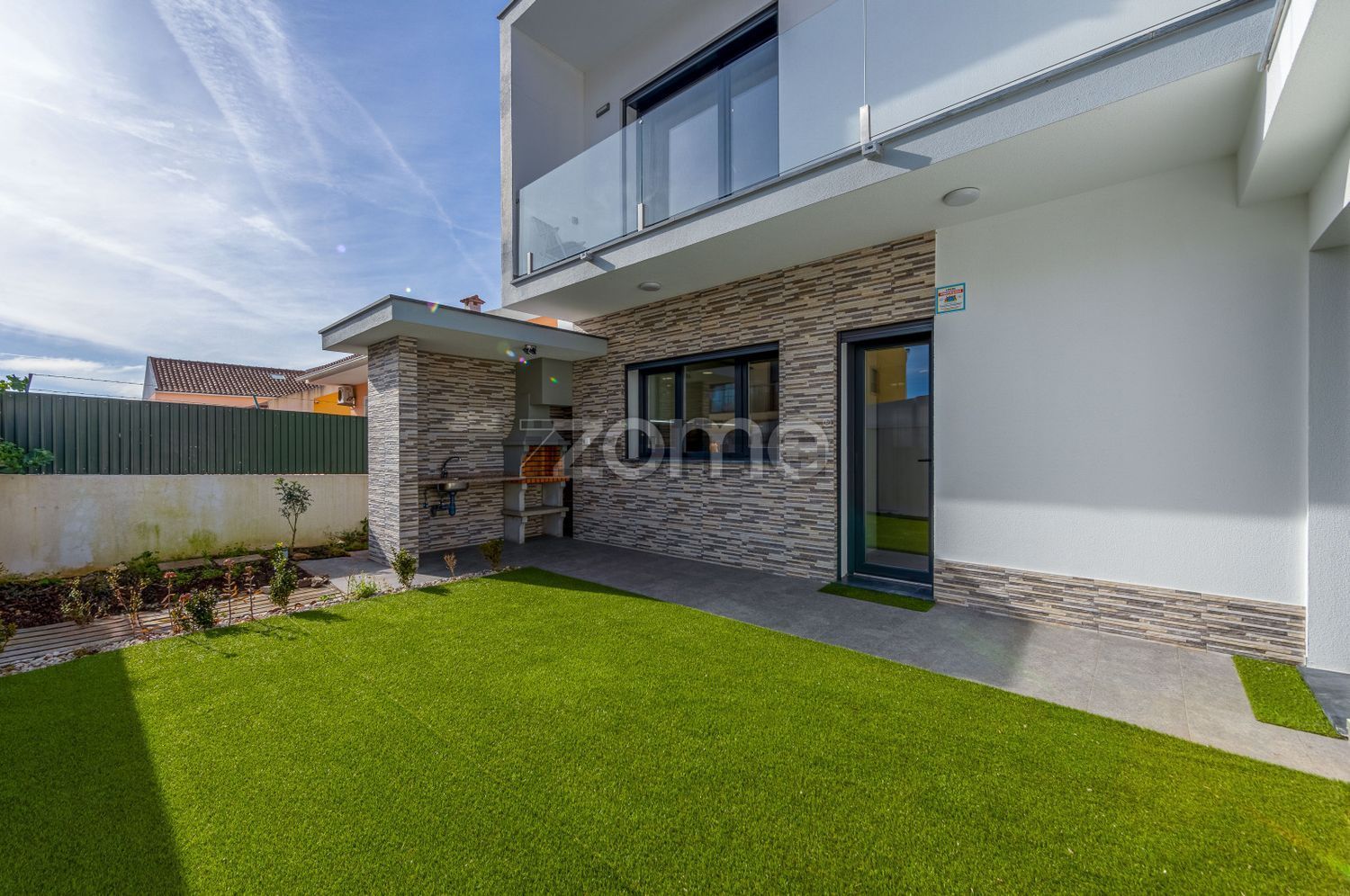 小楼房或独栋别墅出售在Avenida dos Bons Amigos, 6 - 花园