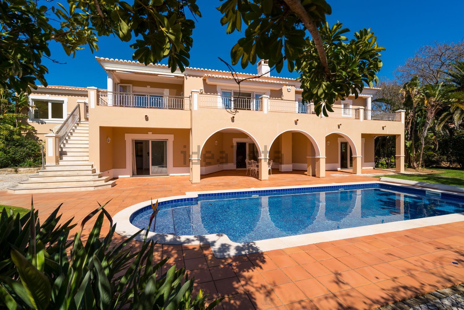 小楼房或独栋别墅出售在Beco do Benjamim - 游泳池