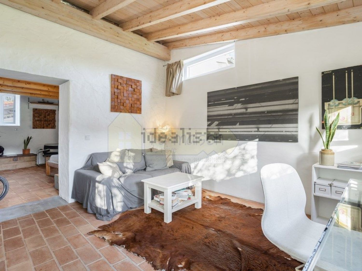 小楼房或独栋别墅出售Cm1312, 221 z - 客厅