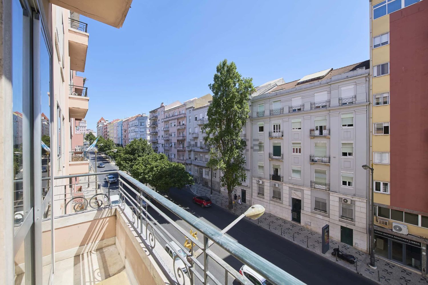 出租房间在Avenida Almirante Reis, 229 - 游泳池
