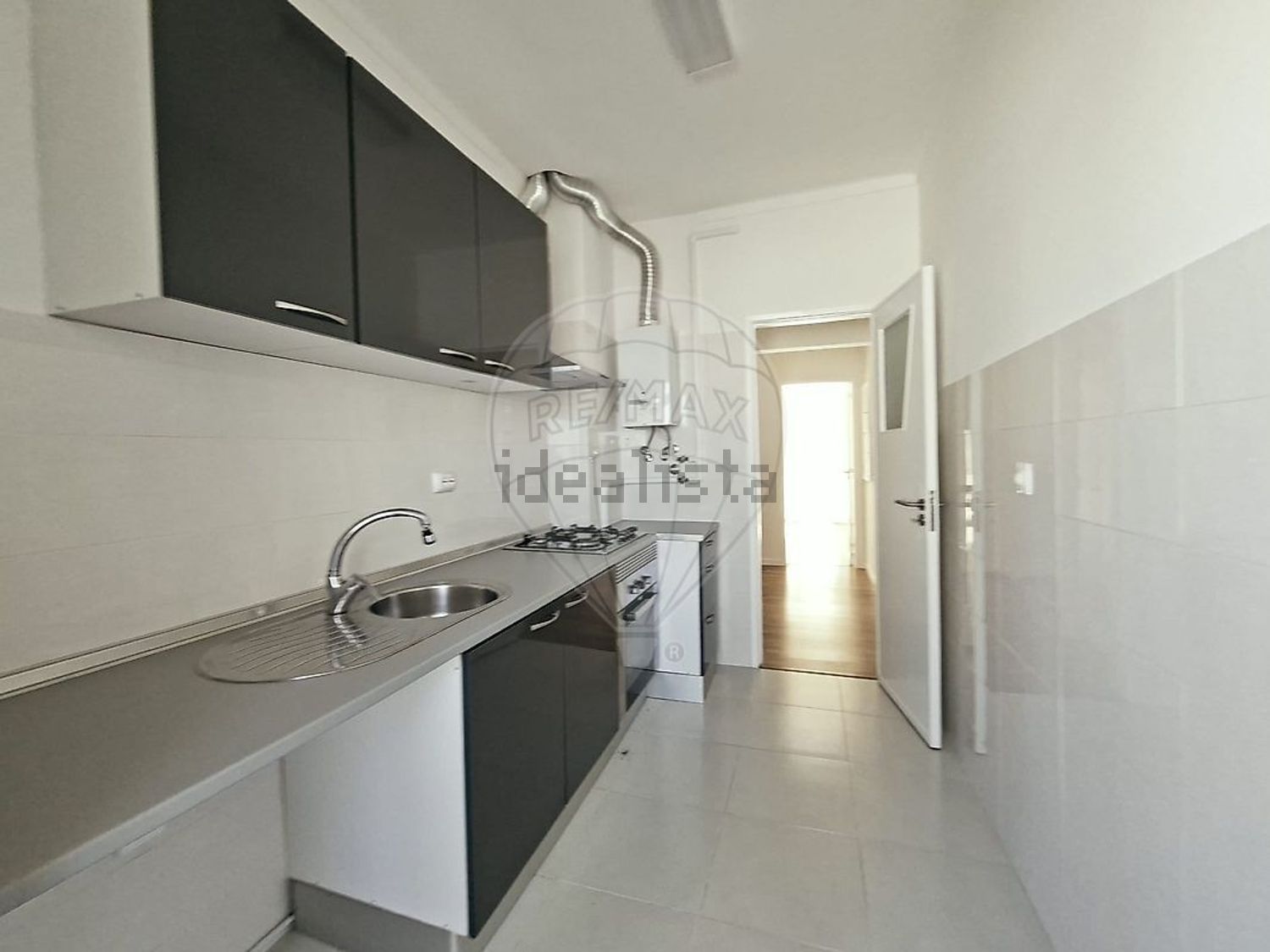 出租公寓 t2在Avenida dos Hospitais Civis de Lisboa - 厨房