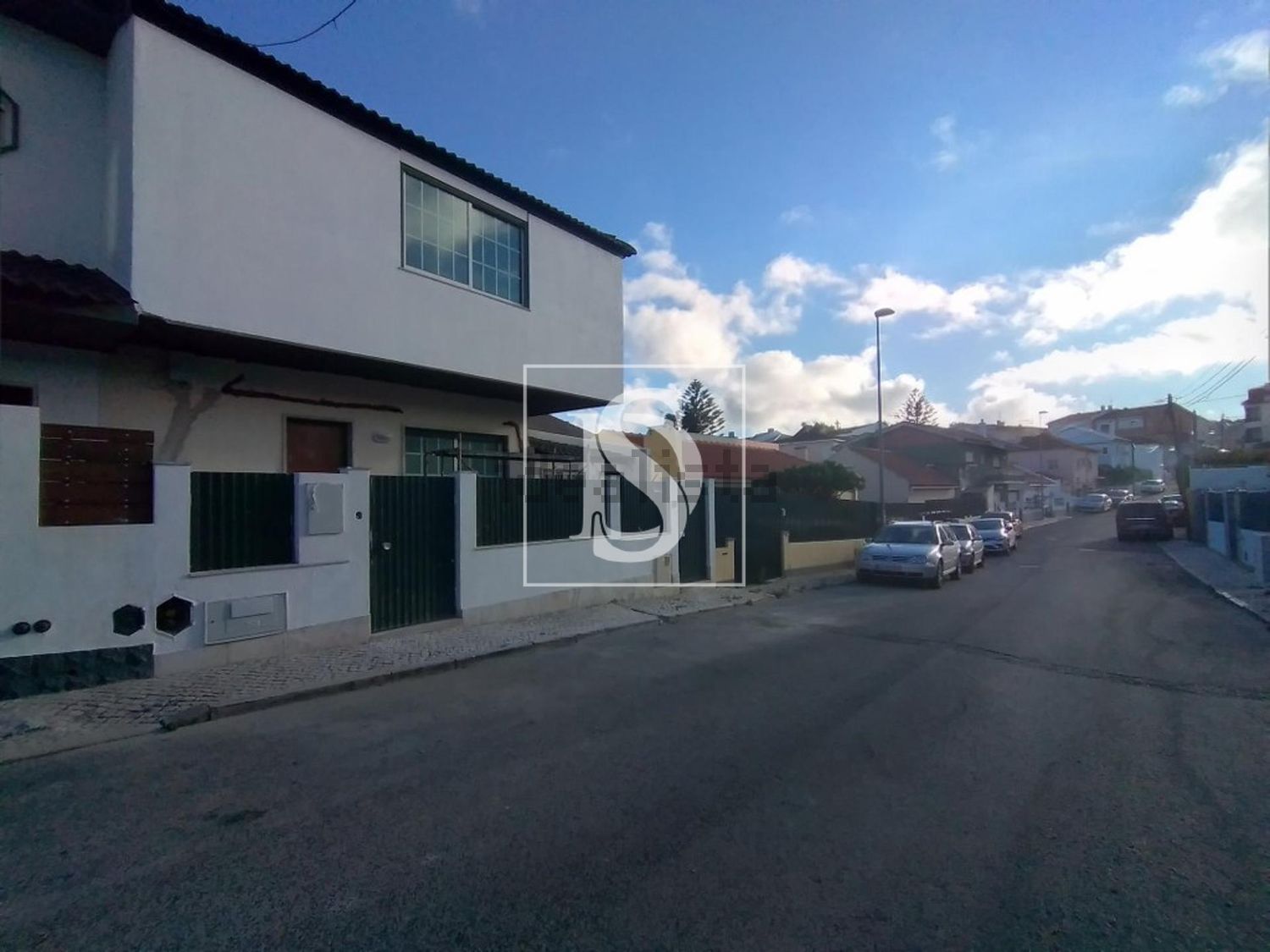 小楼房或独栋别墅出售在Carcavelos Centro - 外立面