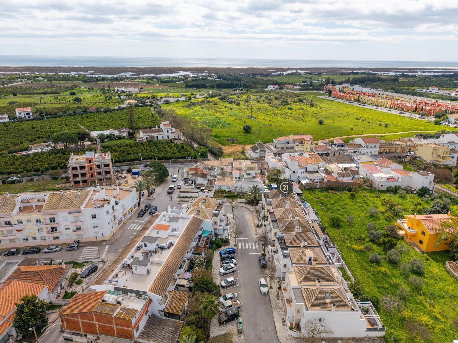 小楼房或独栋别墅出售在Estrada da Palmeira, 902 g - 视线