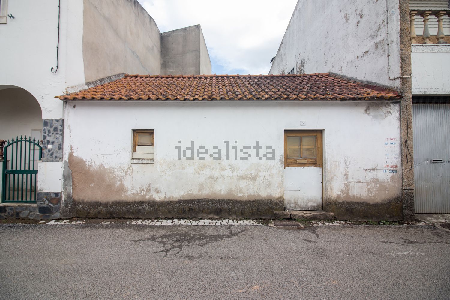 小楼房或独栋别墅出售在Rua Domingos Abreu, 32 - 外立面