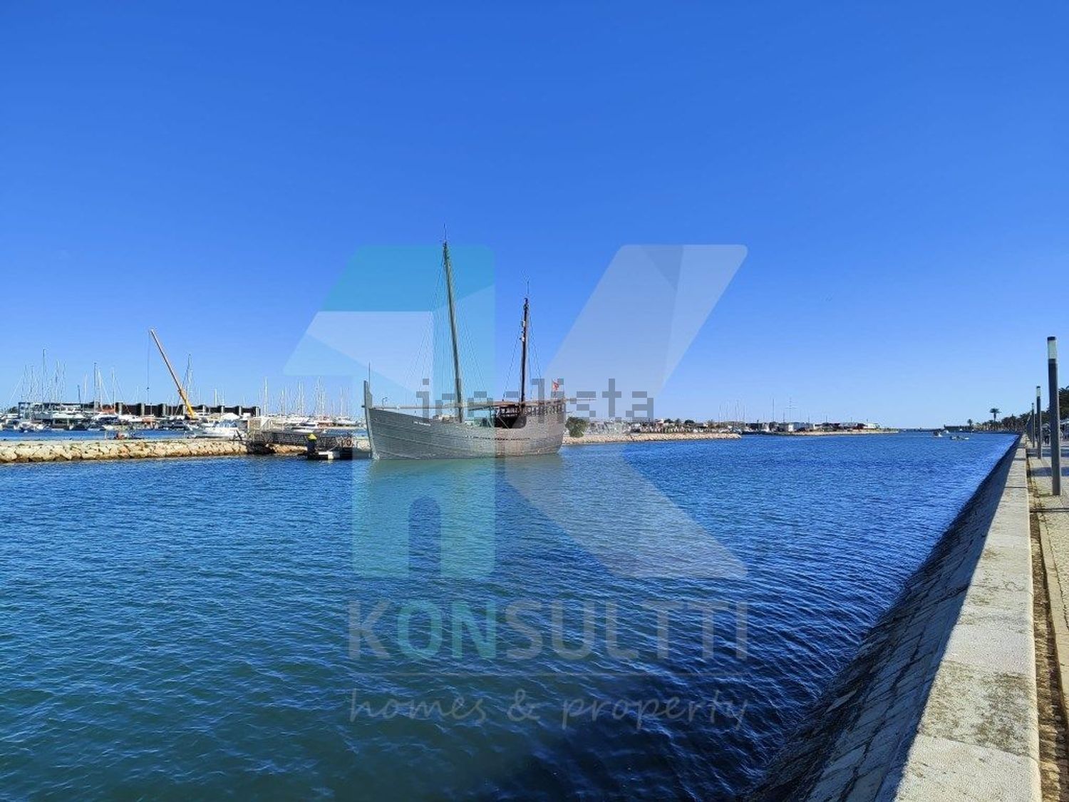 小楼房或独栋别墅出售在Praia da Luz - 视线