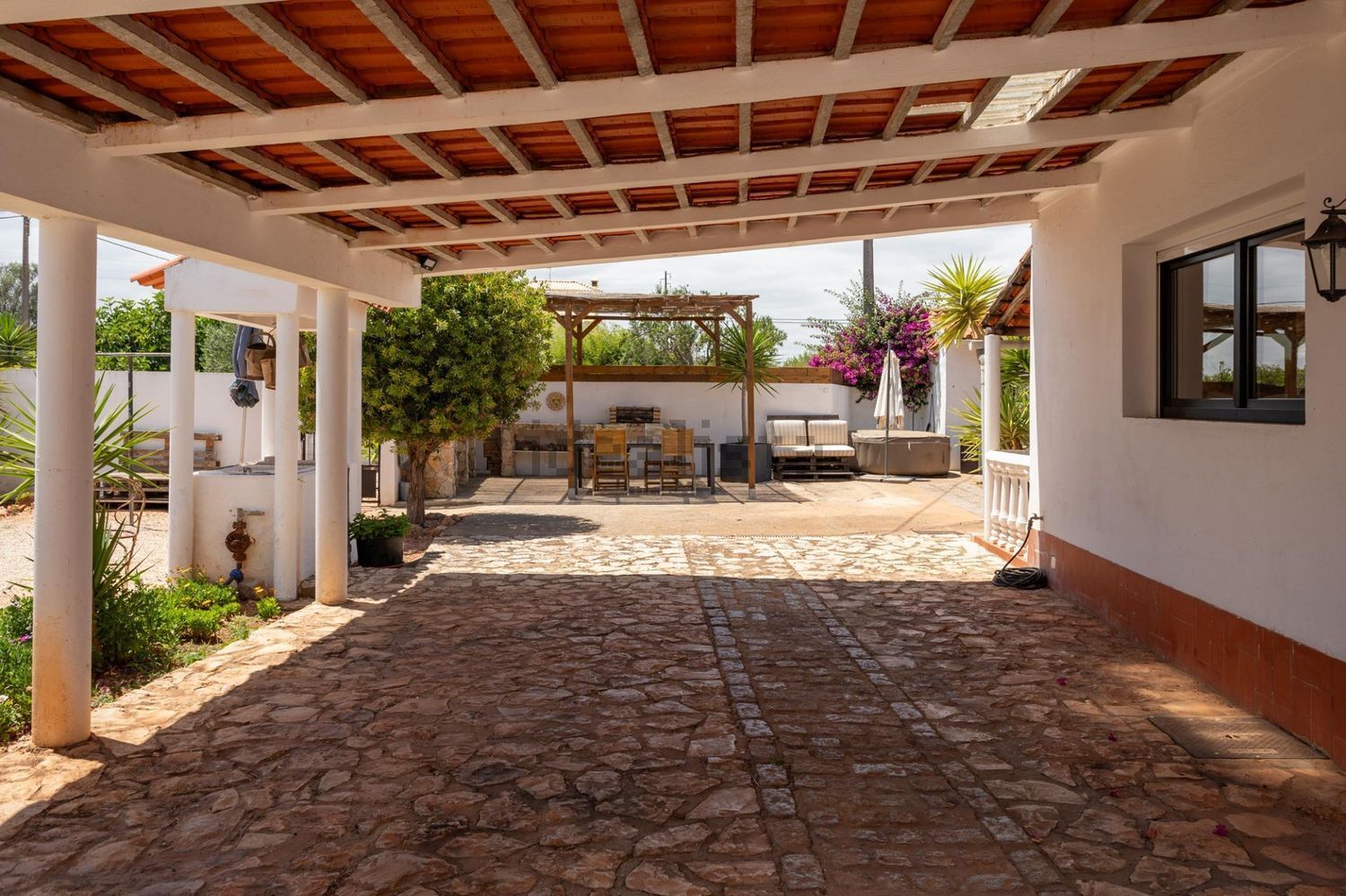 双拼别墅出售在Estrada Ribeira de Alte s/n - 门廊