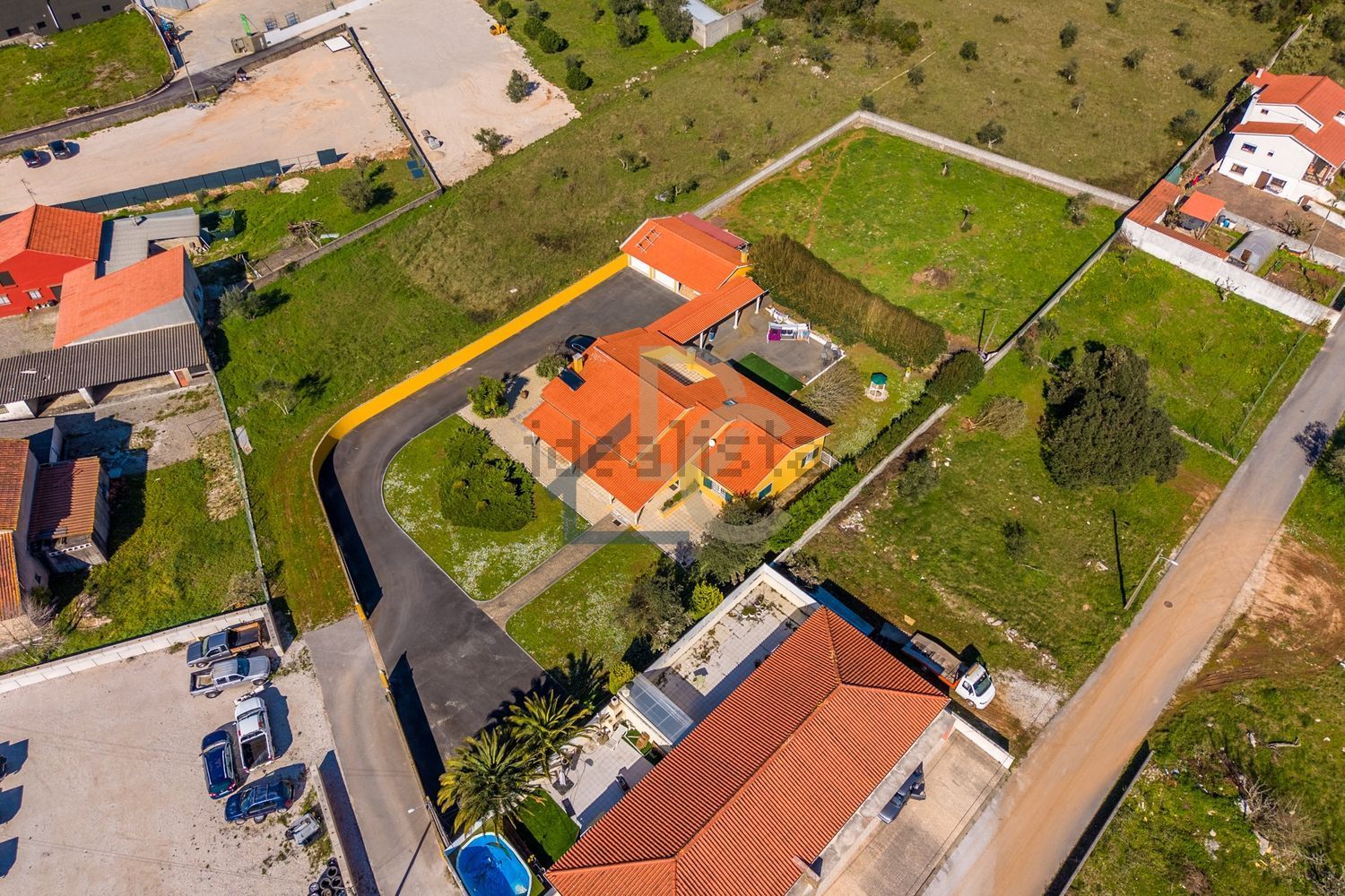 小楼房或独栋别墅出售在Avenida de Nossa Senhora de Fátima, 132 - 游泳池