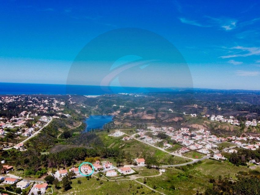 小楼房或独栋别墅出售Urbanização Vale da Telha I36