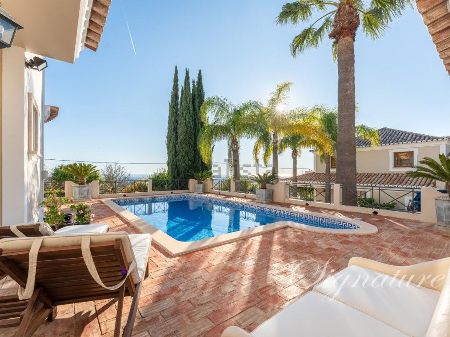 小楼房或独栋别墅出售在Santa Bárbara de Nexe - 游泳池